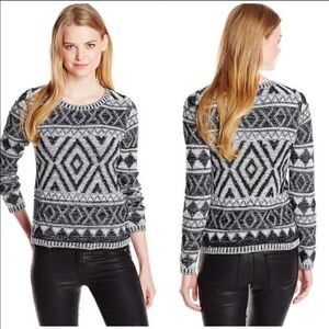 ✨F21 Aztec Knit Crew Sweater✨
